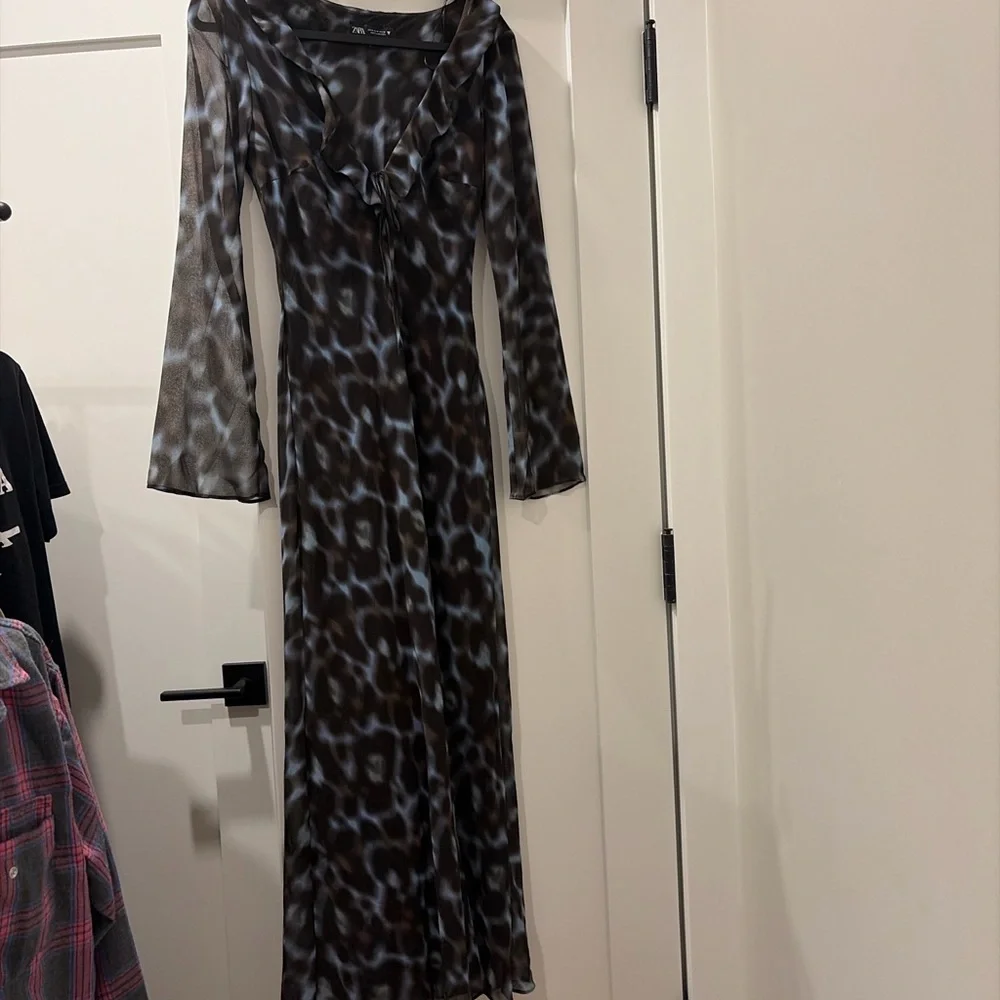 Zara Black and Blue Leopard-Print Maxi Dress - Picture 3 of 4